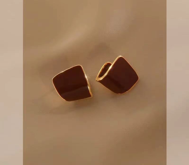 Aretes 470