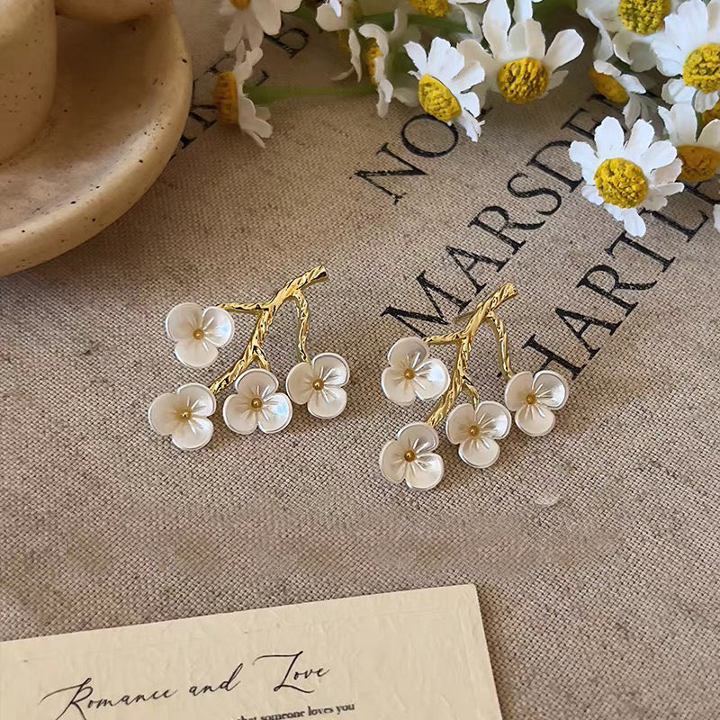 Aretes 675