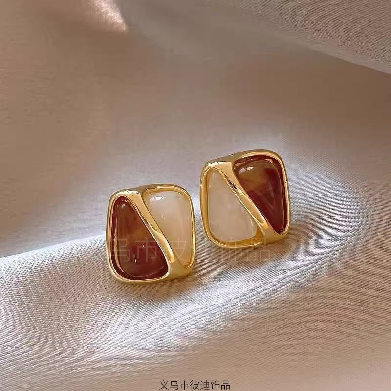 Aretes 736