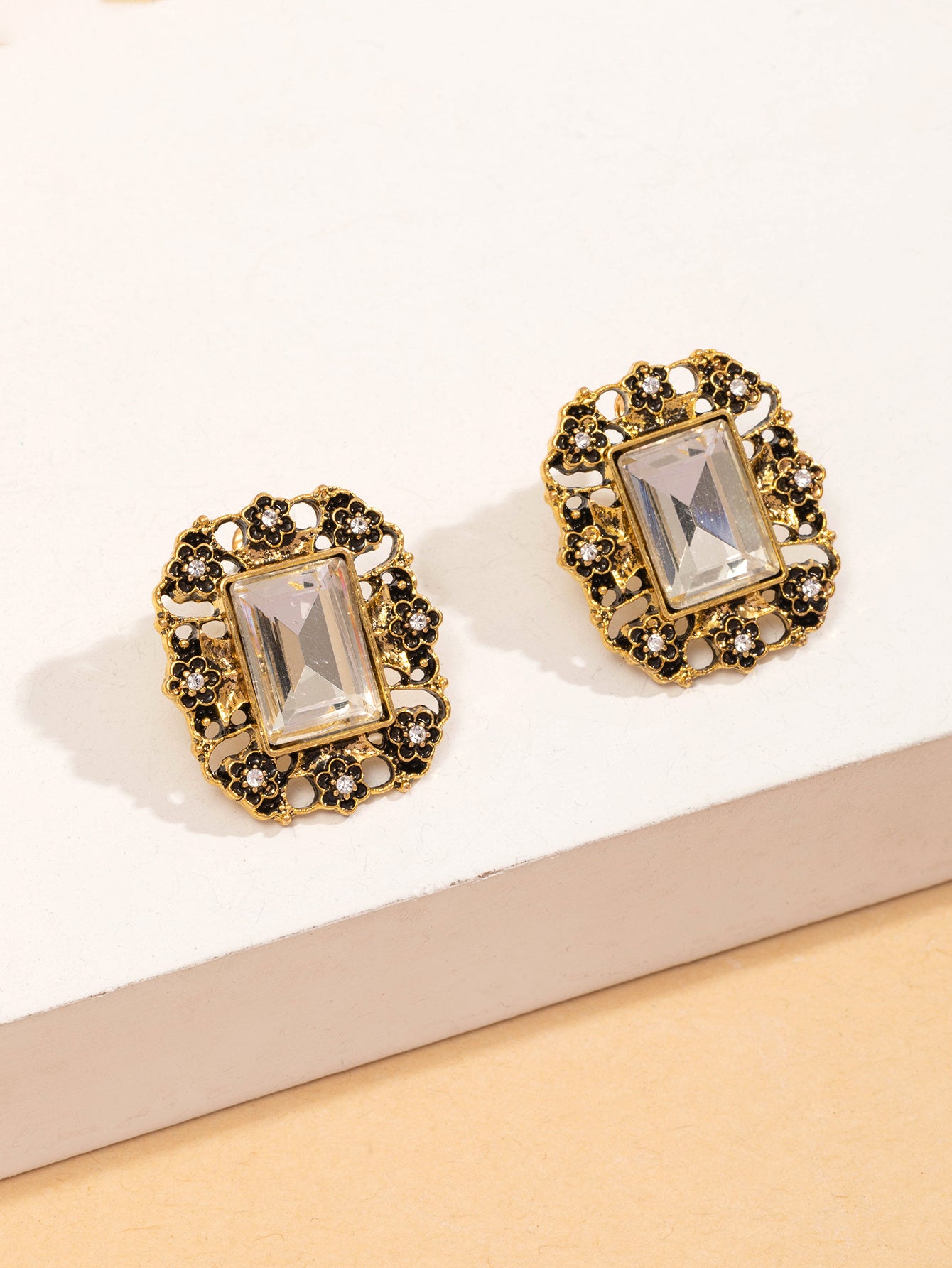 Aretes 89
