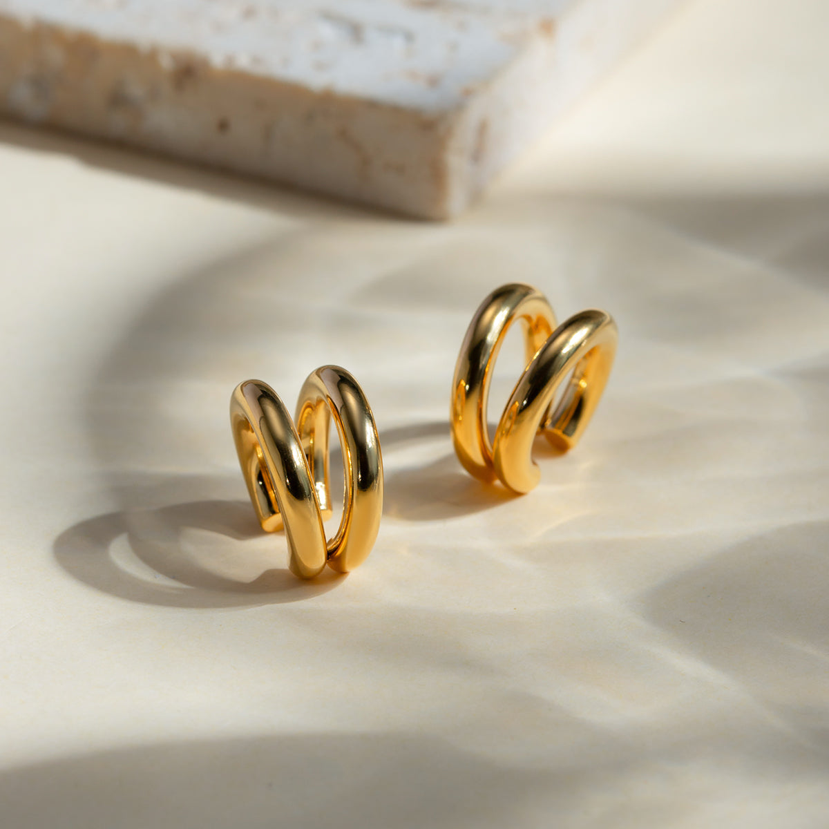 1 Pair Simple Style Classic Style Solid Color Plating 304 Stainless Steel 18K Gold Plated Ear Cuffs