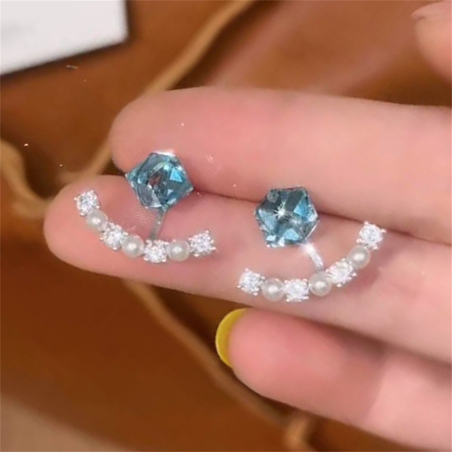 Aretes 720