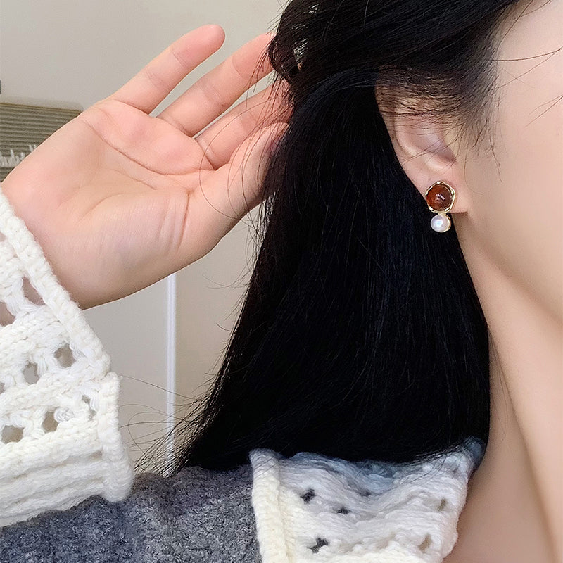 Aretes 737