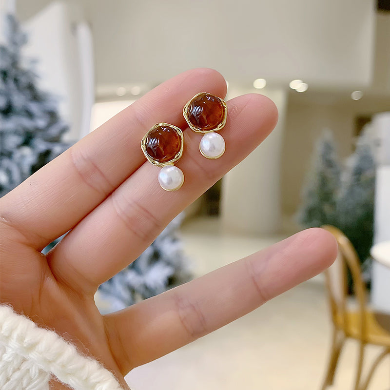 Aretes 737