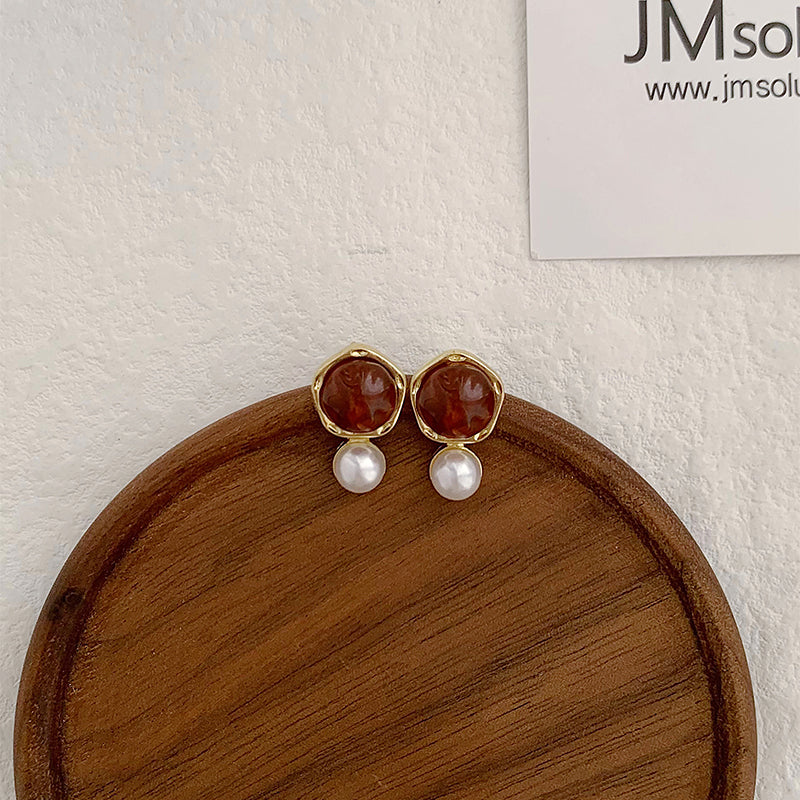 Aretes 737